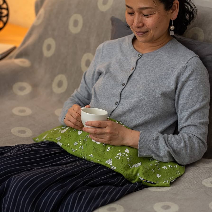 Amazon｜クリッパン 麦の温冷ネックピロー ラベンダー